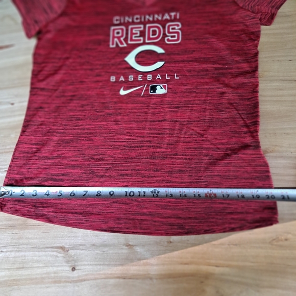THE NIKE TEE CINCINNATI REDS WOMENS RED  T-SHIRT Size Large Dri Fit - Picture 5 of 11
